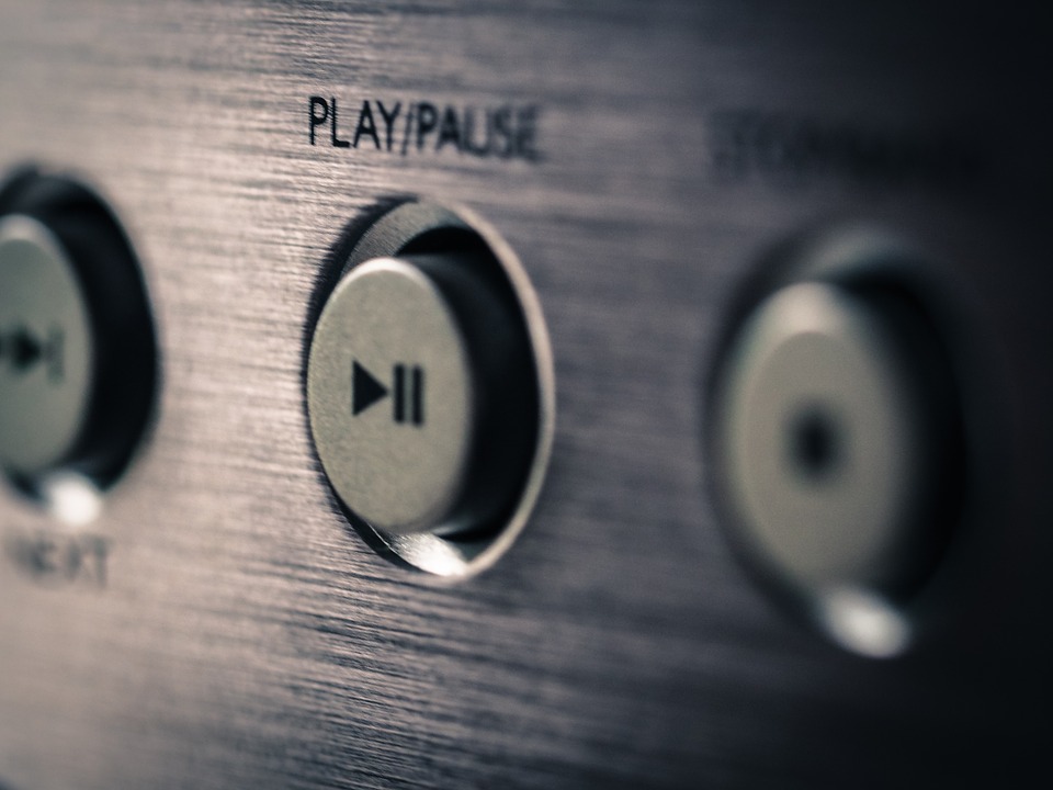 play/pause button